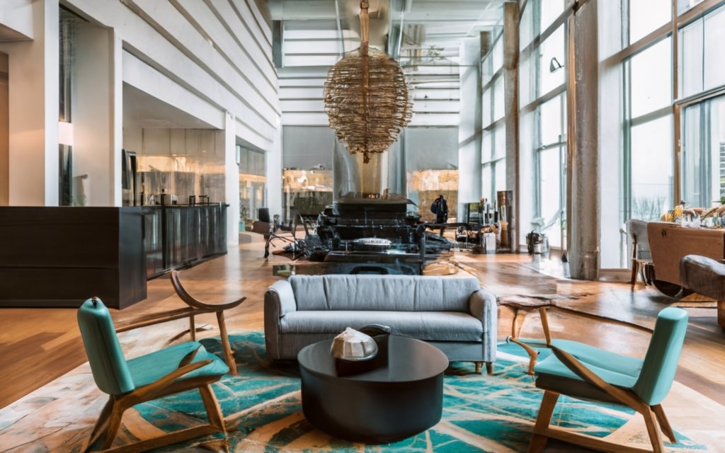 Winning Direct Bookings: Strategies for Independent Hotels